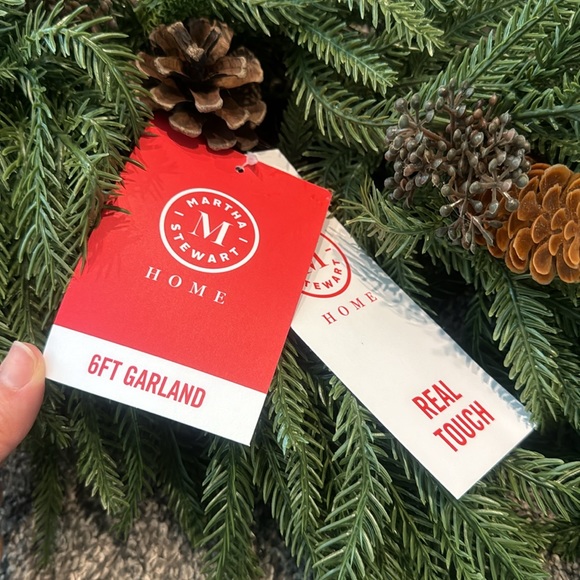 Martha Stewart Real Touch 6FT Garland with Pine Cones - Picture 3 of 4